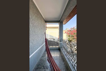 Casa à venda com 350m², 3 quartos e 4 vagas Casa à venda com 350m², 3 quartos e 4 vagasVaranda Quarto