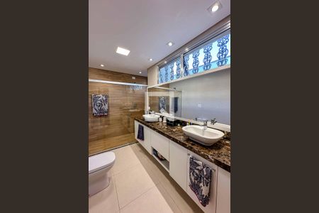 Casa à venda com 350m², 3 quartos e 4 vagas Casa à venda com 350m², 3 quartos e 4 vagasBanheiro