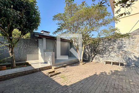 Casa à venda com 350m², 3 quartos e 4 vagas Casa à venda com 350m², 3 quartos e 4 vagasÁrea comum