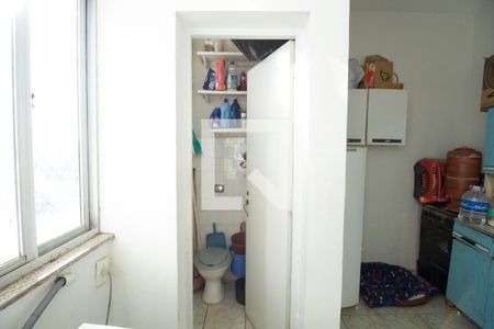 Apartamento à venda com 103m², 3 quartos e sem vaga Apartamento à venda com 103m², 3 quartos e sem vagaBanheiro de serviço