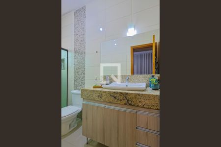 Casa à venda com 360m², 3 quartos e 4 vagasBanheiro da Suíte