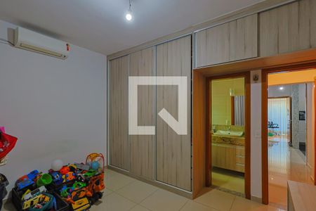 Casa à venda com 360m², 3 quartos e 4 vagasQuarto 2 - Suíte
