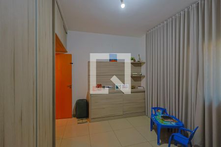 Casa à venda com 360m², 3 quartos e 4 vagasQuarto 2 - Suíte