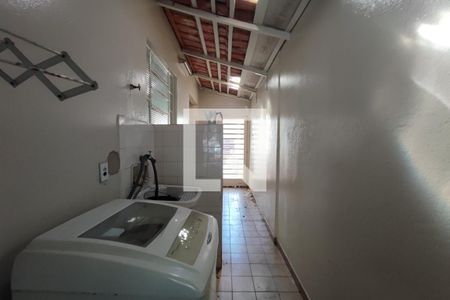 Casa à venda com 290m², 3 quartos e 2 vagasÁrea de Serviço