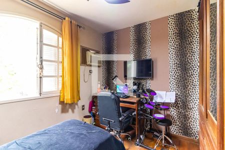 Casa de condomínio à venda com 230m², 3 quartos e 2 vagas Casa de condomínio à venda com 230m², 3 quartos e 2 vagasQuarto 2