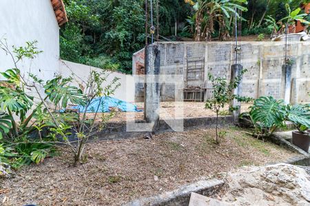 Casa de condomínio à venda com 230m², 3 quartos e 2 vagas Casa de condomínio à venda com 230m², 3 quartos e 2 vagasÁrea externa