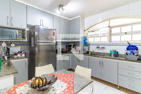 Casa de condomínio à venda com 230m², 3 quartos e 2 vagas Casa de condomínio à venda com 230m², 3 quartos e 2 vagasCozinha
