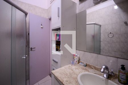 Casa à venda com 101m², 2 quartos e 1 vaga Casa à venda com 101m², 2 quartos e 1 vagaBanheiro