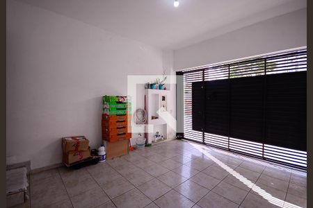 Casa à venda com 101m², 2 quartos e 1 vaga Casa à venda com 101m², 2 quartos e 1 vagaGaragem