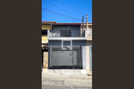 Casa à venda com 101m², 2 quartos e 1 vaga Casa à venda com 101m², 2 quartos e 1 vagaFachada