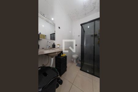 Casa à venda com 168m², 3 quartos e 2 vagas Casa à venda com 168m², 3 quartos e 2 vagasBanheiro da Suíte