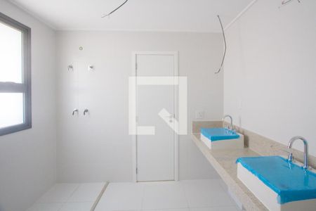 Apartamento à venda com 365m², 4 quartos e 6 vagasBanheiro Suíte 2