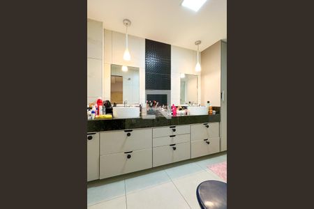 Apartamento à venda com 144m², 4 quartos e 1 vagaBanheiro da Suíte