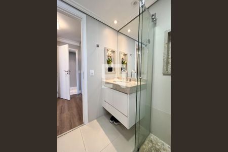 Apartamento à venda com 190m², 4 quartos e 2 vagas Apartamento à venda com 190m², 4 quartos e 2 vagasBanheiro da Suíte 1