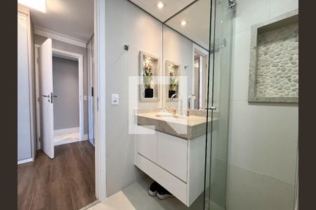 Apartamento à venda com 190m², 4 quartos e 2 vagas Apartamento à venda com 190m², 4 quartos e 2 vagasBanheiro da Suíte 1