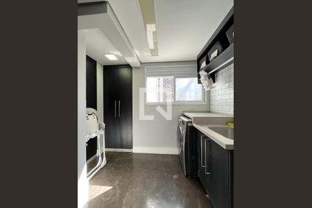 Apartamento à venda com 190m², 4 quartos e 2 vagas Apartamento à venda com 190m², 4 quartos e 2 vagasÁrea de Serviço