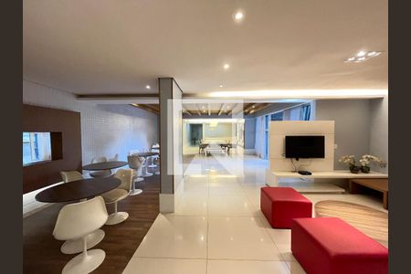 Apartamento à venda com 190m², 4 quartos e 2 vagas Apartamento à venda com 190m², 4 quartos e 2 vagasÁrea comum - Salão de festas