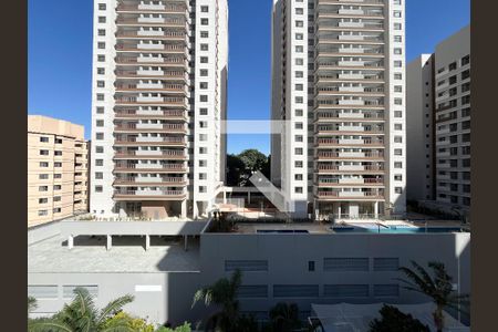 Apartamento à venda com 190m², 4 quartos e 2 vagas Apartamento à venda com 190m², 4 quartos e 2 vagasVista da Suíte 1