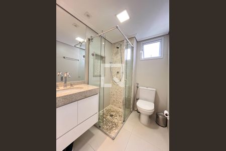 Apartamento à venda com 190m², 4 quartos e 2 vagas Apartamento à venda com 190m², 4 quartos e 2 vagasBanheiro da Suíte 1