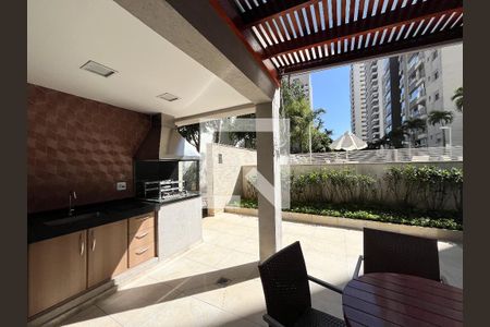 Apartamento à venda com 190m², 4 quartos e 2 vagas Apartamento à venda com 190m², 4 quartos e 2 vagasÁrea comum - Churrasqueira