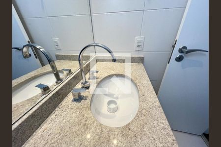Apartamento à venda com 190m², 4 quartos e 2 vagas Apartamento à venda com 190m², 4 quartos e 2 vagasBanheiro da Suíte 2