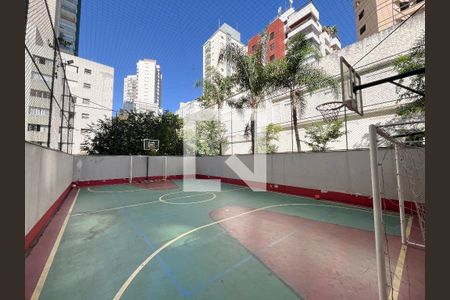 Apartamento à venda com 190m², 4 quartos e 2 vagas Apartamento à venda com 190m², 4 quartos e 2 vagasÁrea comum - Quadra