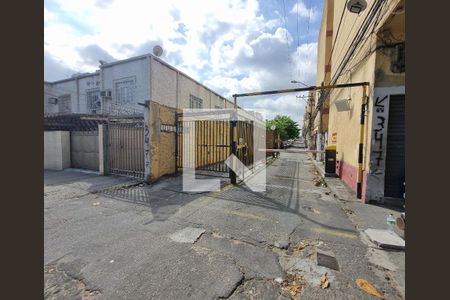 Apartamento à venda com 55m², 2 quartos e 1 vaga Apartamento à venda com 55m², 2 quartos e 1 vagaEntrada da garagem