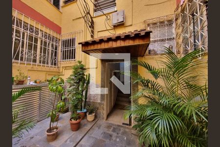 Apartamento à venda com 55m², 2 quartos e 1 vaga Apartamento à venda com 55m², 2 quartos e 1 vagaEntrada do bloco