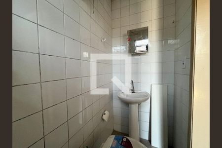 Banheiro de casa para alugar com 1 quarto, 35m² em Vila Guarani (z Sul), São Paulo