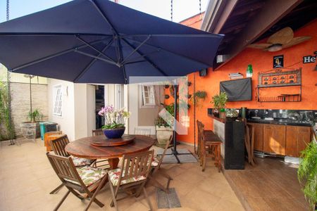 Casa à venda com 250m², 3 quartos e 4 vagas Casa à venda com 250m², 3 quartos e 4 vagasEspaço Gourmet