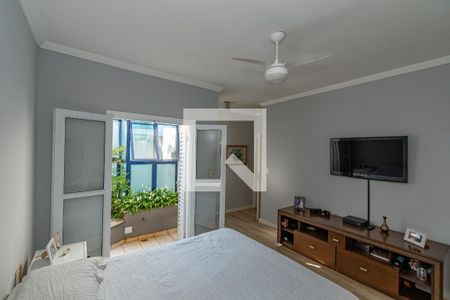 Casa à venda com 241m², 5 quartos e 4 vagas Casa à venda com 241m², 5 quartos e 4 vagasSuite