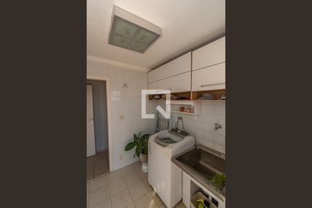 Casa à venda com 241m², 5 quartos e 4 vagas Casa à venda com 241m², 5 quartos e 4 vagasÁrea de Serviço