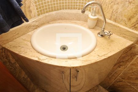 Casa à venda com 158m², 3 quartos e 4 vagasBanheiro - Quarto 1