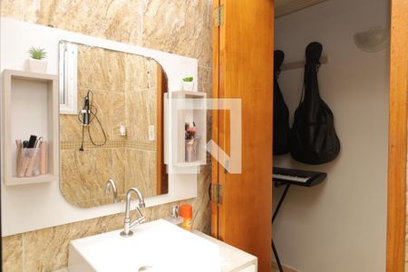 Casa à venda com 158m², 3 quartos e 4 vagasBanheiro - Quarto 2