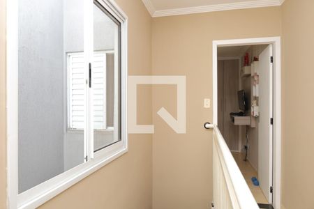 Casa à venda com 158m², 3 quartos e 4 vagasEscada - quartos para sala