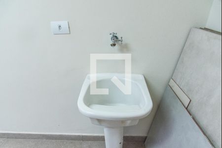 Sala e cozinha de casa para alugar com 1 quarto, 28m² em Vila Dom Pedro I, São Paulo