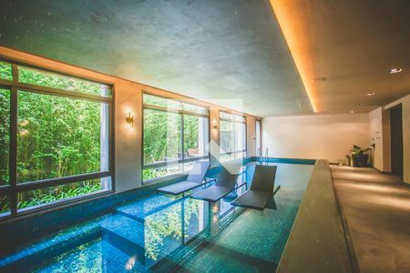 Apartamento à venda com 158m², 3 quartos e 2 vagas Apartamento à venda com 158m², 3 quartos e 2 vagasÁrea comum - Piscina