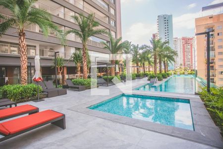 Apartamento à venda com 158m², 3 quartos e 2 vagas Apartamento à venda com 158m², 3 quartos e 2 vagasÁrea comum - Piscina