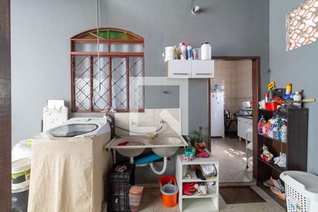 Casa à venda com 200m², 3 quartos e 1 vaga Casa à venda com 200m², 3 quartos e 1 vagaÁrea de serviço