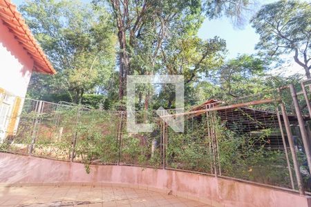 Casa de condomínio à venda com 5000m², 6 quartos e 3 vagas Casa de condomínio à venda com 5000m², 6 quartos e 3 vagasQuintal