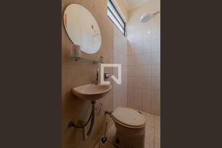 Casa à venda com 345m², 6 quartos e 6 vagas Casa à venda com 345m², 6 quartos e 6 vagasLavabo