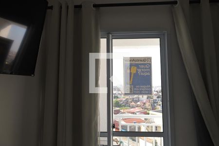 Apartamento à venda com 32m², 2 quartos e sem vagaPlaca instalada na janela do quarto 1