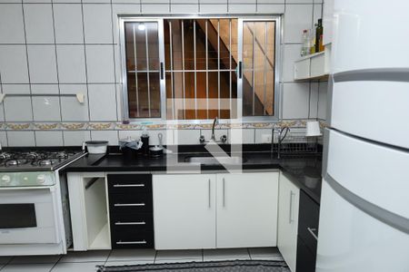 Casa à venda com 130m², 3 quartos e 2 vagasCozinha 