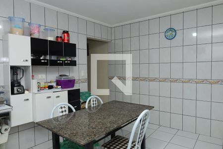 Casa à venda com 130m², 3 quartos e 2 vagasCozinha 