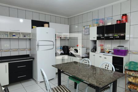 Casa à venda com 130m², 3 quartos e 2 vagasCozinha 