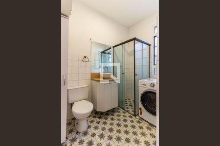 Banheiro de kitnet/studio para alugar com 1 quarto, 28m² em Higienópolis, São Paulo