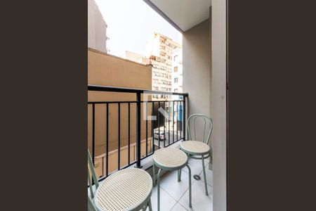 Studio à venda com 28m², 1 quarto e sem vaga Studio à venda com 28m², 1 quarto e sem vagaVaranda