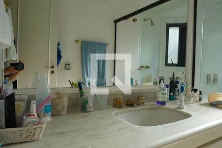 Apartamento para alugar com 770m², 4 quartos e 4 vagasBanheiro 3