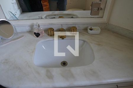 Apartamento para alugar com 770m², 4 quartos e 4 vagasBanheiro 4