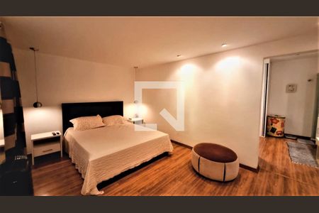Casa à venda com 340m², 4 quartos e 2 vagas Casa à venda com 340m², 4 quartos e 2 vagasSuíte Master